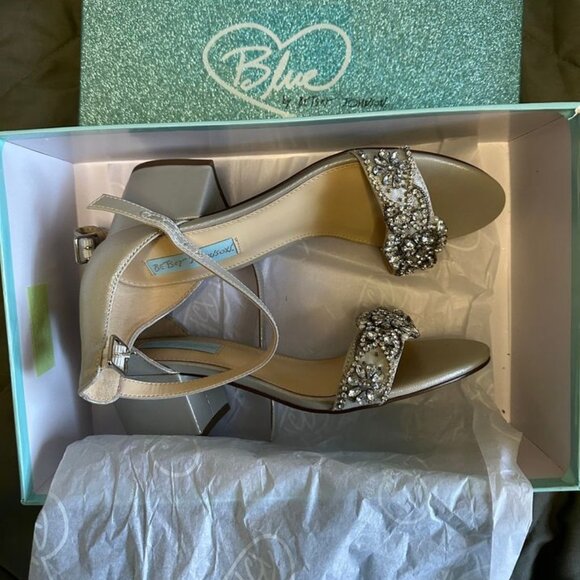 Blue by Betsey Johnson Women's Mel Heeled Sandal, Silver, NWB Size 7. $60 - Picture 1 of 3